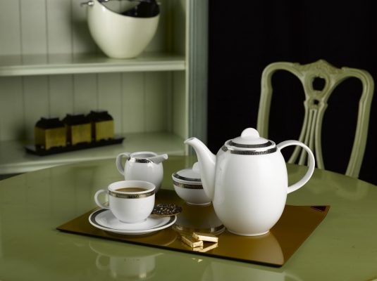 Những thông tin vô cùng thú vị về bộ ấm trà Minh Long