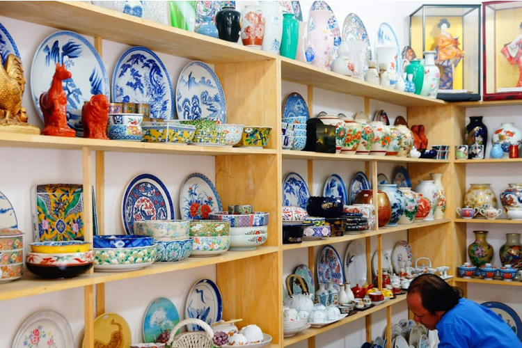 Gốm sứ Mưa Hồng – Tân Phú